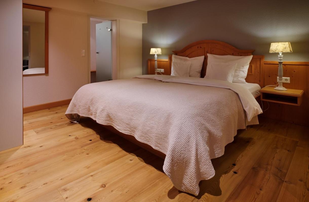 Double Room L with Balcony